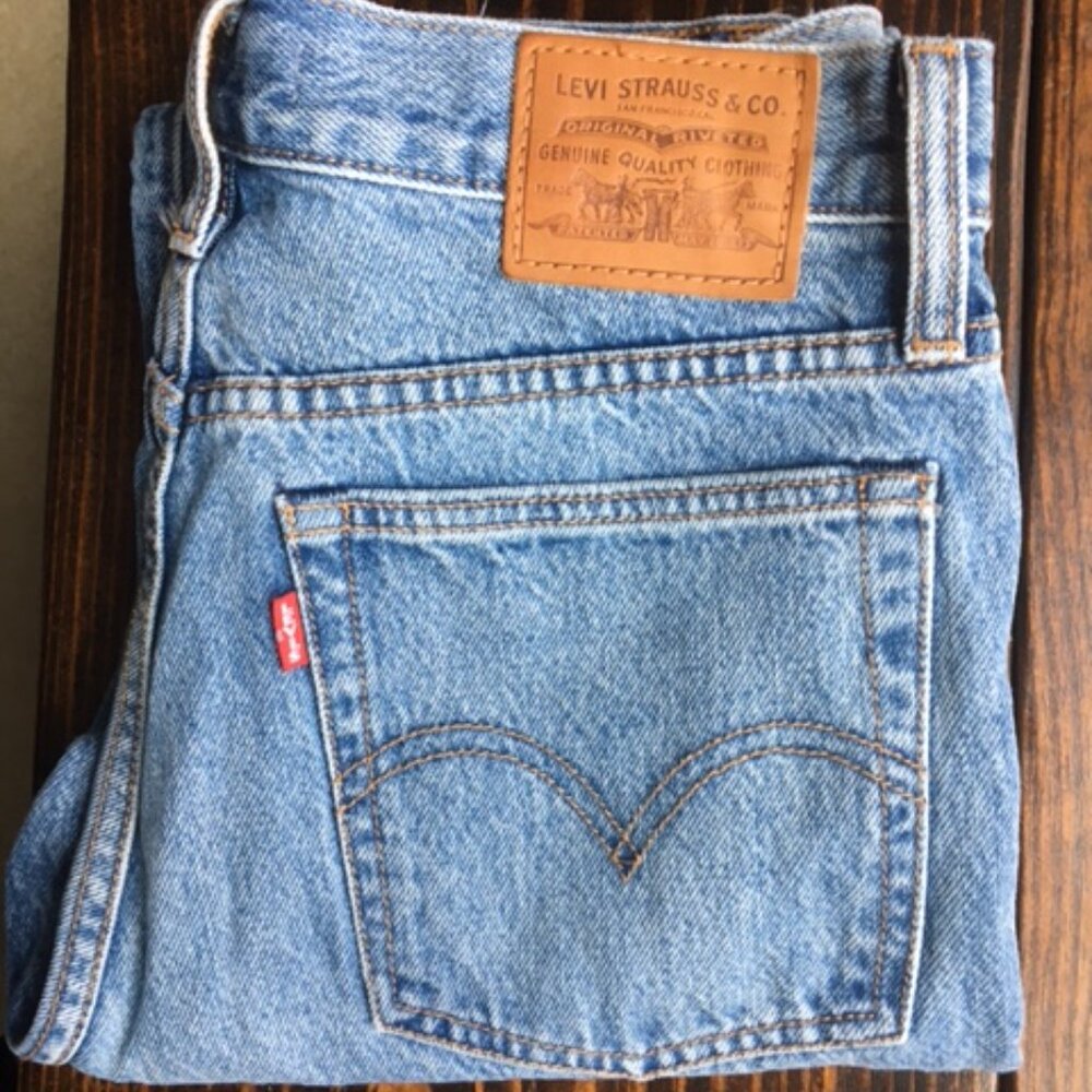Levi's Wedgie Straight Leg Jeans with raw hem - size 27 waist